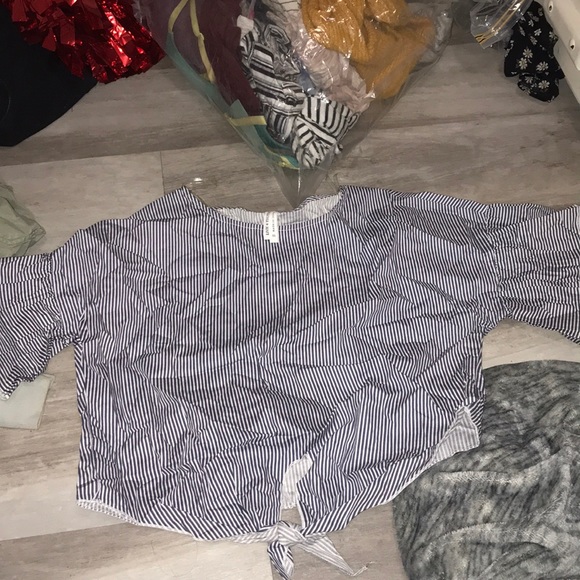 super cute top!! - Picture 1 of 1